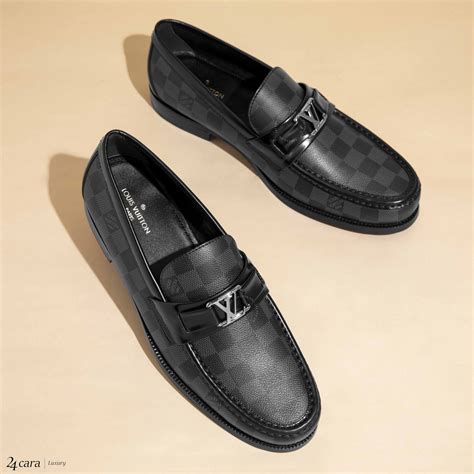 lv major loafer